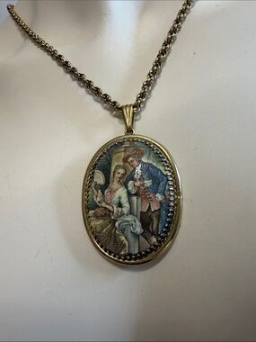 Whiting & Davis Vintage Courting Couple Pendant Necklace Gold Tone